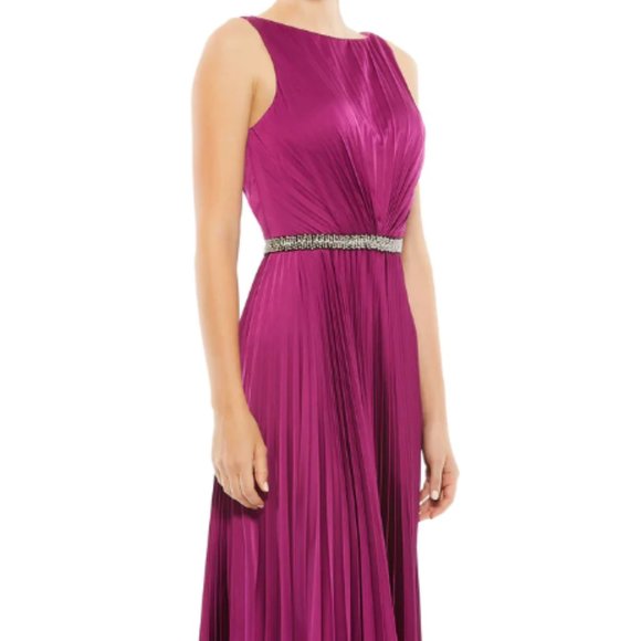 MAC DUGGAL PLEATED SLEEVELESS BATEAUSATIN BERRY GOWN sz 8 - Picture 2 of 5